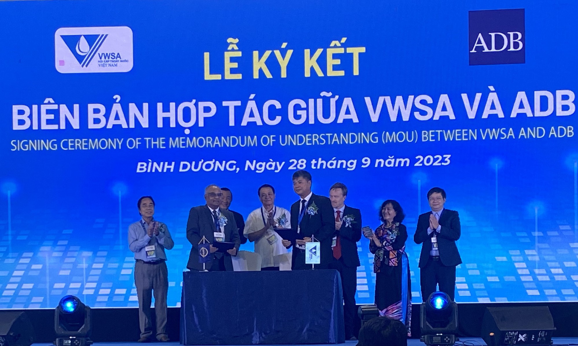ADB và Hội Cấp thoát nước Việt Nam (VWSA) hợp tác thúc đẩy ngành nước bền vững và bao trùm - Ảnh 1. ADB và Hội Cấp thoát nước Việt Nam (VWSA) hợp tác thúc đẩy ngành nước bền vững và bao trùm - Ảnh 1.