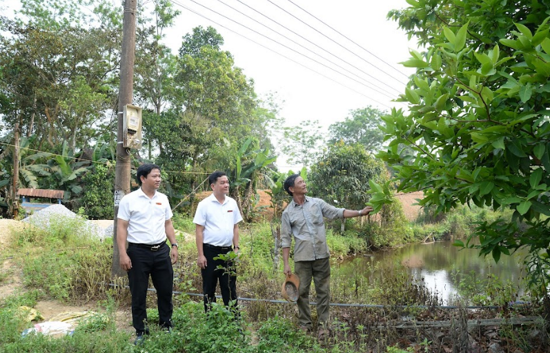 Quảng Nam: Ngân hàng lưu động - chắp cánh ước mơ đổi đời cho người dân vùng núi cao - Ảnh 2. Quảng Nam: Ngân hàng lưu động - chắp cánh ước mơ đổi đời cho người dân vùng núi cao - Ảnh 2.