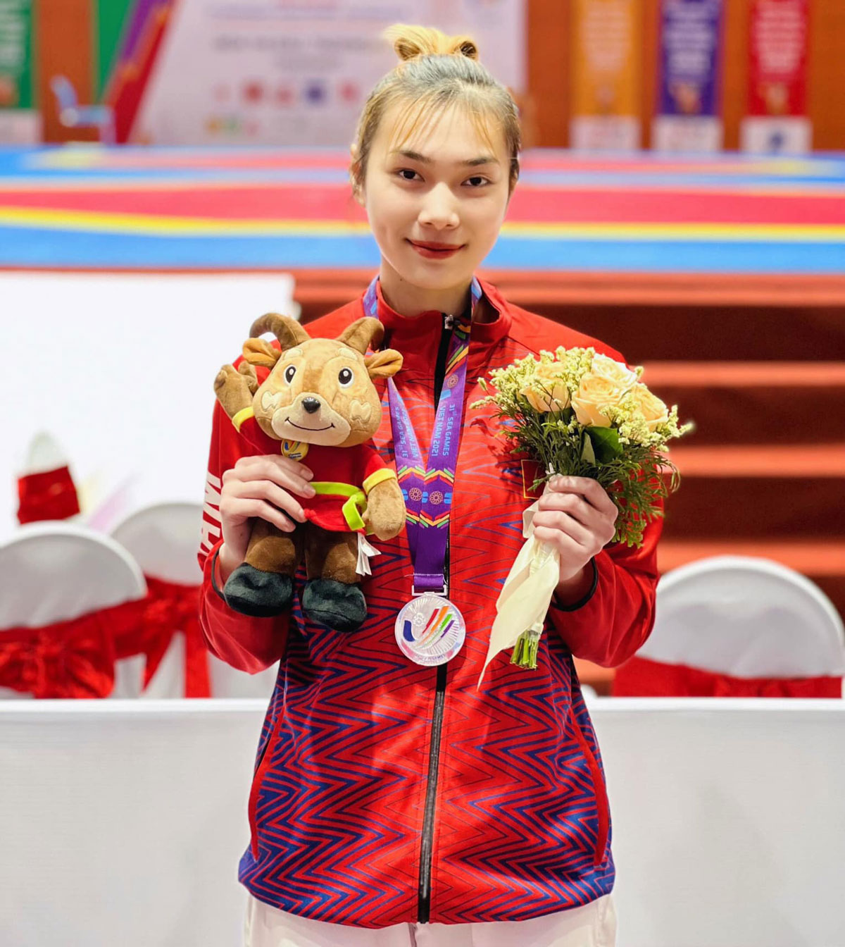 Chân dung nữ võ sĩ xinh đẹp của đoàn TTVN tại ASIAD 2023 - Ảnh 8.