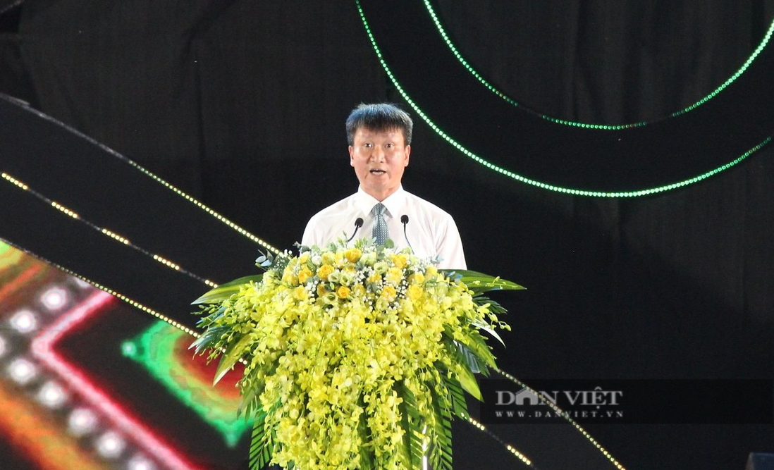 Hơn 2000 người nắm tay nhau múa xòe tại đêm khai mạc Lễ hội Văn hóa, Du lịch Mường Lò 2023 - Ảnh 2.