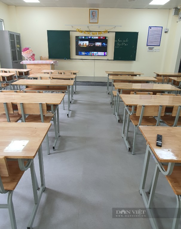 Do &quot;hoàn cảnh đặc biệt&quot;, hơn 2.400 học sinh một trường ở Hà Nội phải tham dự lễ khai giảng online  - Ảnh 4.