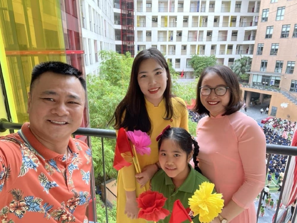 Xúc động vì lời nhắn nhủ con gái của vợ cố nghệ sĩ Trần Lập trong ngày khai giảng năm học mới - Ảnh 2.