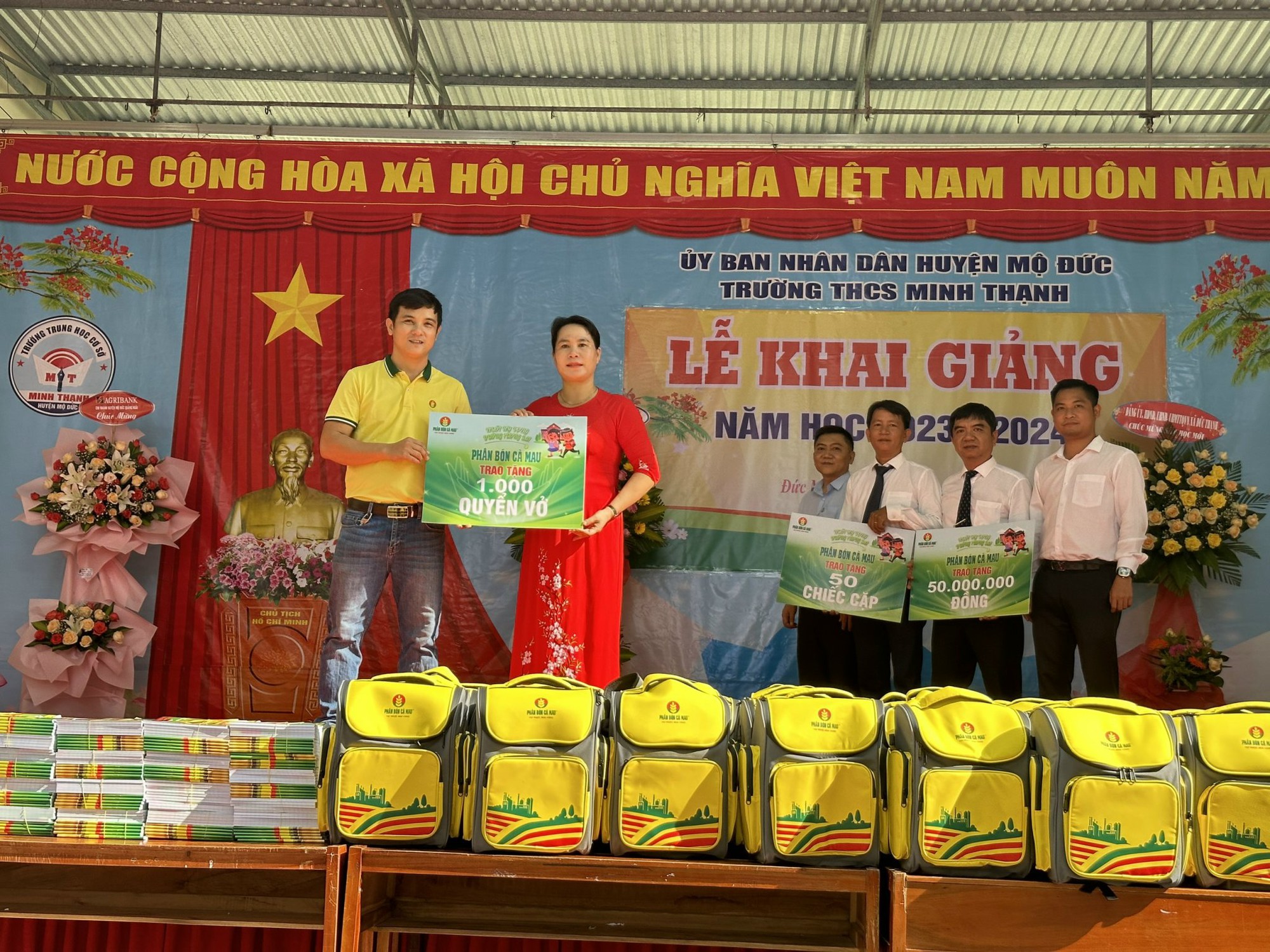Học bổng Hạt Ngọc Mùa Vàng năm học 2023-2024 tiếp tục hành trình nuôi hy vọng dưỡng tương lai - Ảnh 4.