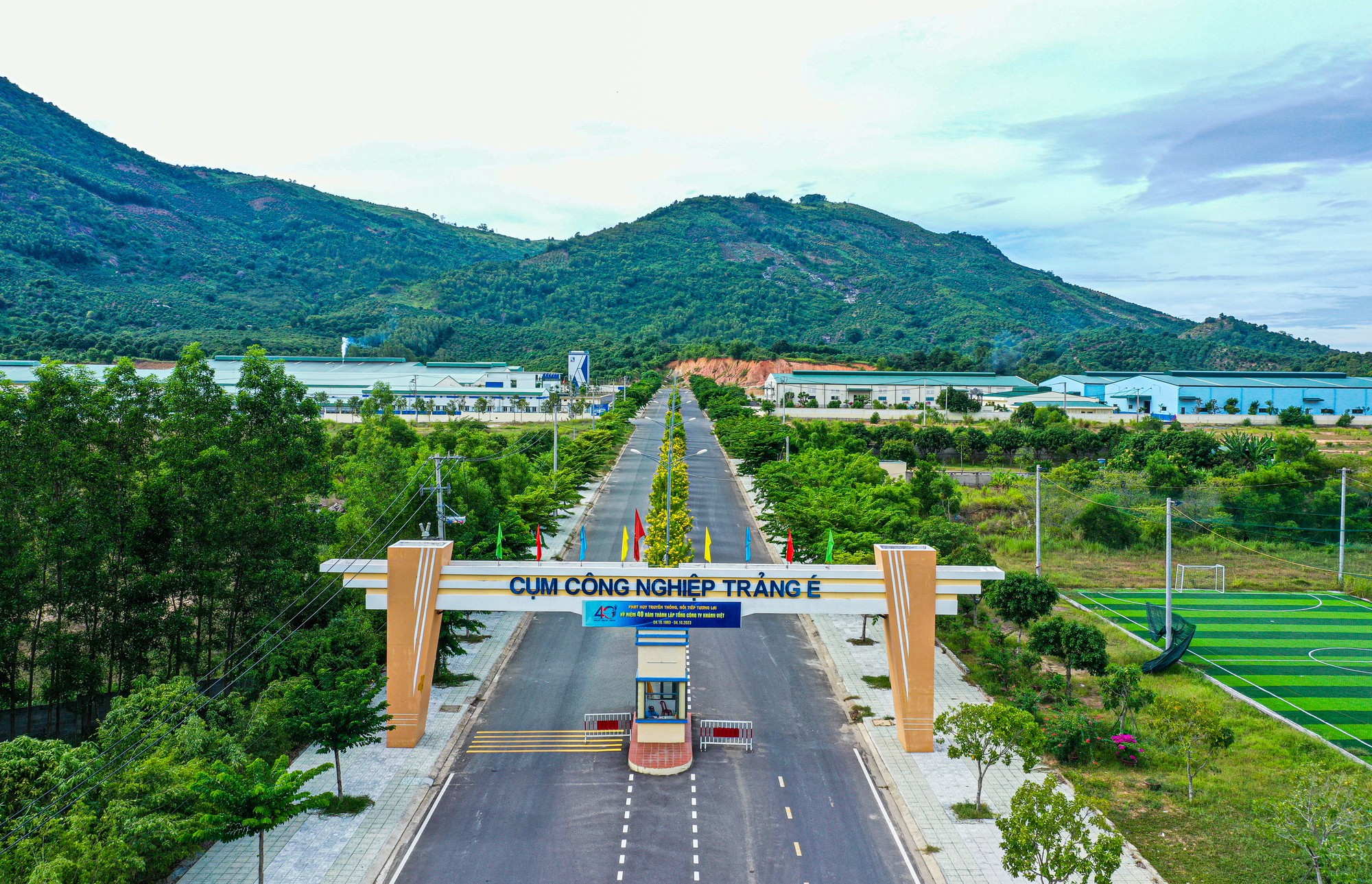 Tháo gỡ khó khăn, vướng mắc của các cụm công nghiệp ở Khánh Hòa - Ảnh 1. Tháo gỡ khó khăn, vướng mắc của các cụm công nghiệp ở Khánh Hòa - Ảnh 1.
