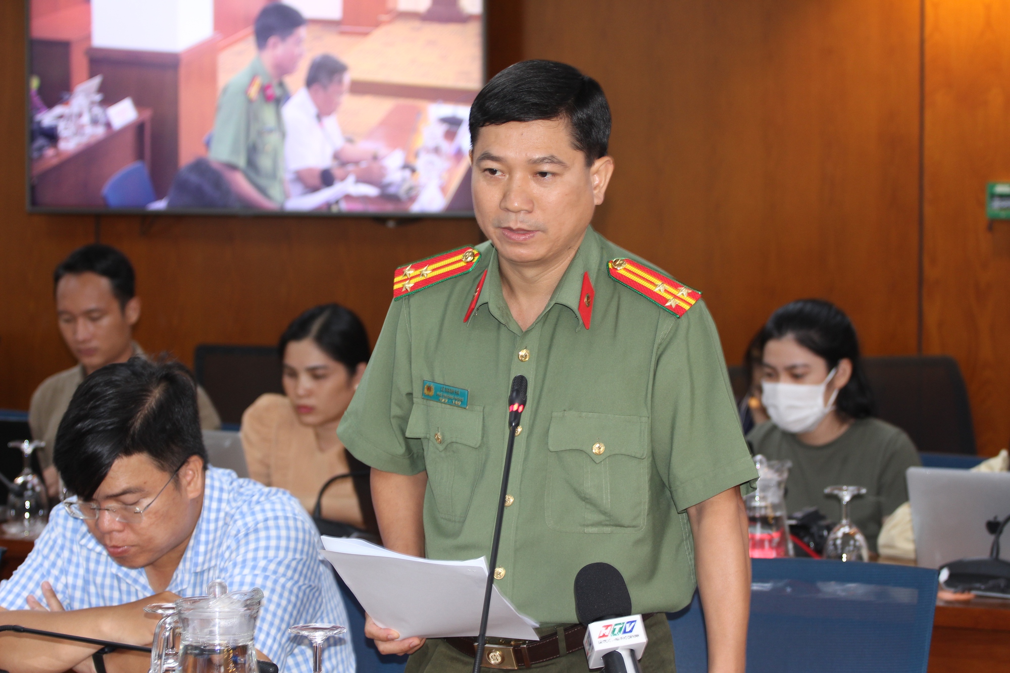 Vì sao TP.HCM chưa triển khai đăng ký xe cho người tạm trú? - Ảnh 1.