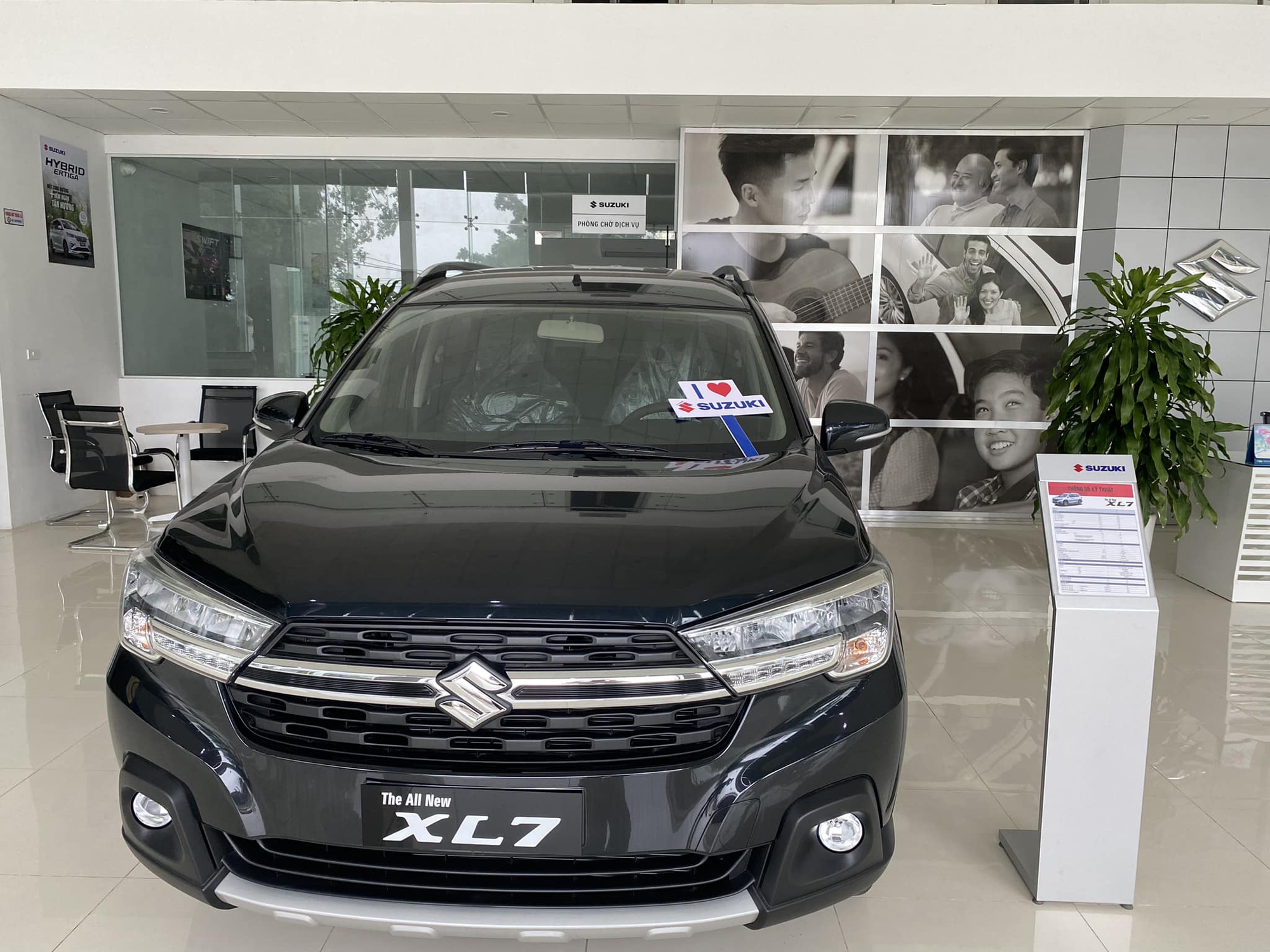 Giá xe Suzuki XL7 lăn bánh tháng 9/2023: Giảm "sốc" hàng trăm triệu đồng đấu Xpander, Veloz Cross - Ảnh 1. Giá xe Suzuki XL7 lăn bánh tháng 9/2023: Giảm "sốc" hàng trăm triệu đồng đấu Xpander, Veloz Cross - Ảnh 1.