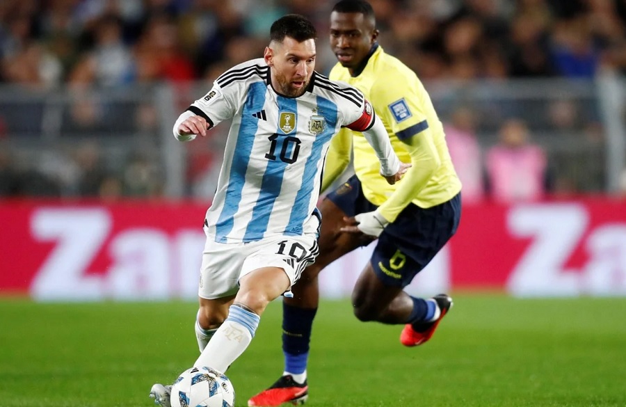 Messi tỏa sáng, ĐT Argentina đánh bại ĐT Ecuador - Ảnh 1.