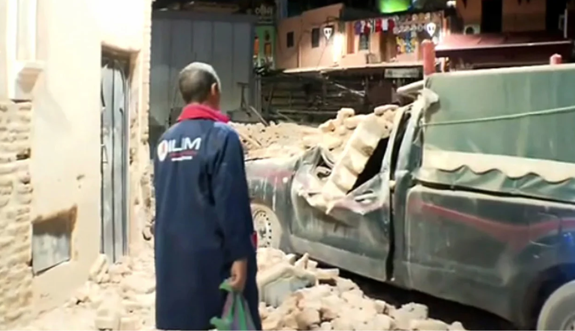 Morocco: Động đất 6,8 độ Richter làm sập nhiều tòa nhà cao tầng - Ảnh 1.
