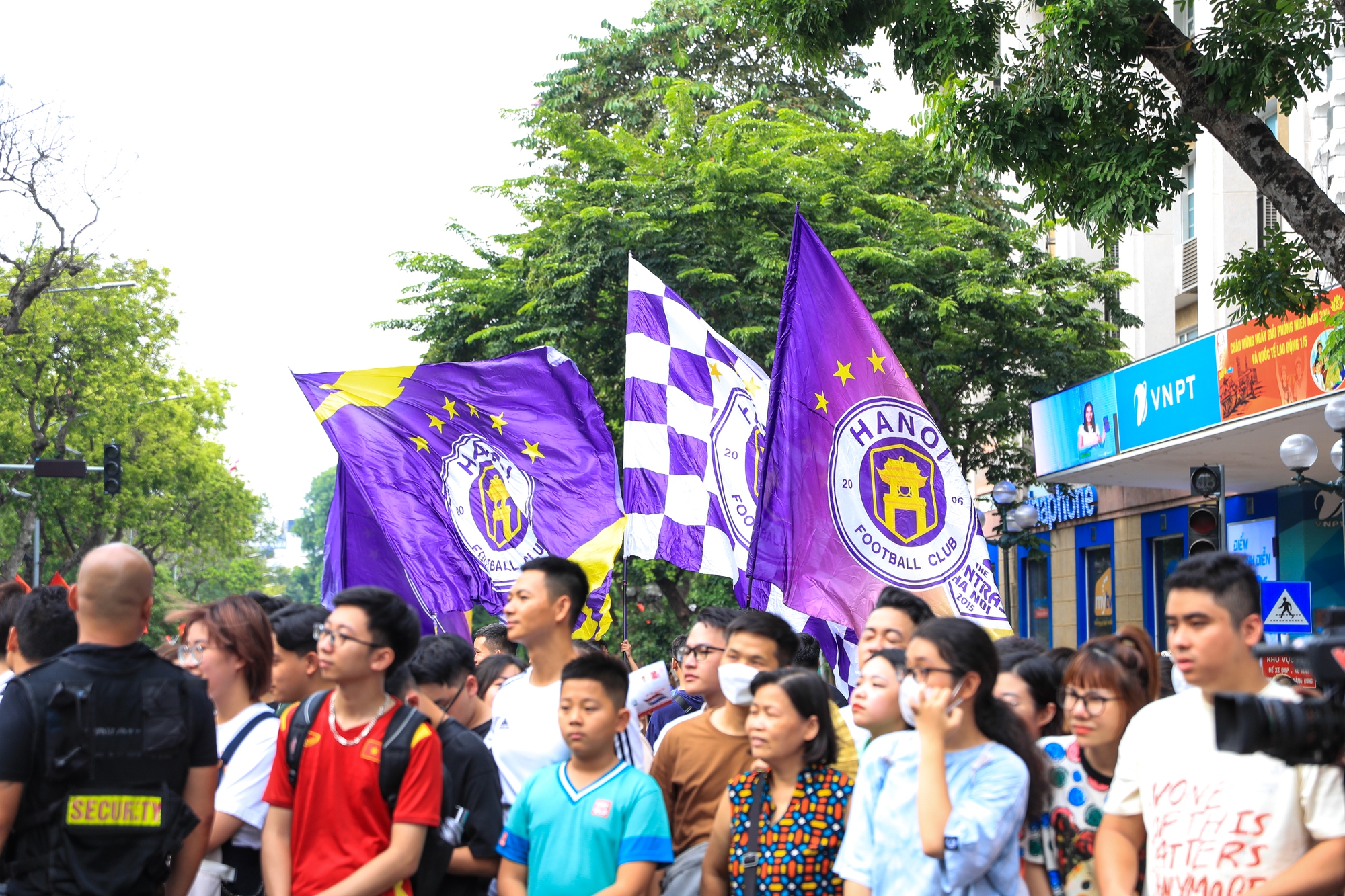 &quot;Chỉ cần NHM tới thật đông, Hà Nội FC tự tin thắng bất cứ đối thủ nào!”  - Ảnh 10.