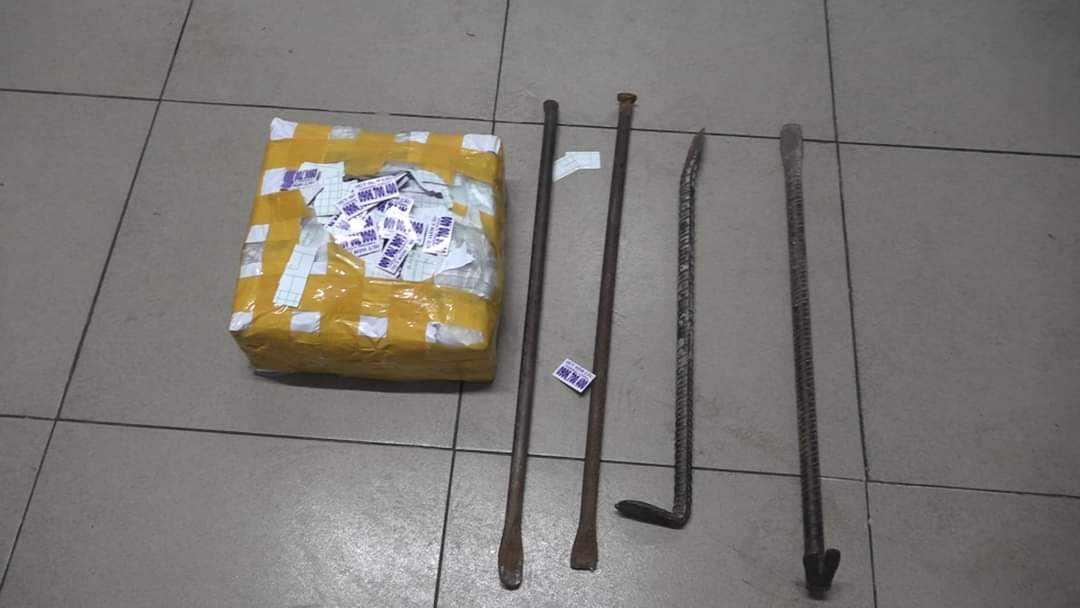 Khởi tố nhóm đối tượng đánh người bị thương vì tranh giành địa bàn rút hầm cầu - Ảnh 2.