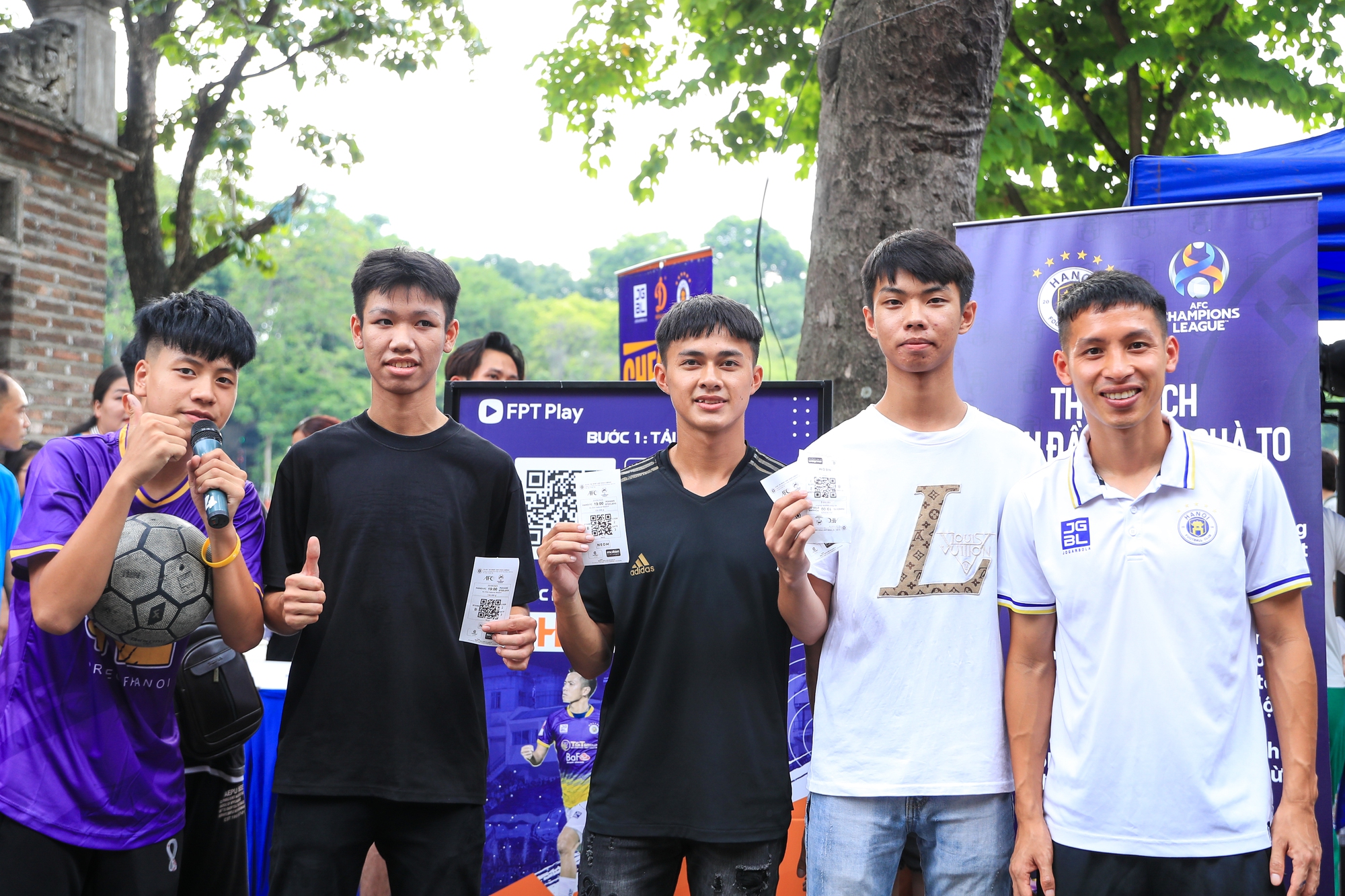 &quot;Chỉ cần NHM tới thật đông, Hà Nội FC tự tin thắng bất cứ đối thủ nào!”  - Ảnh 14.