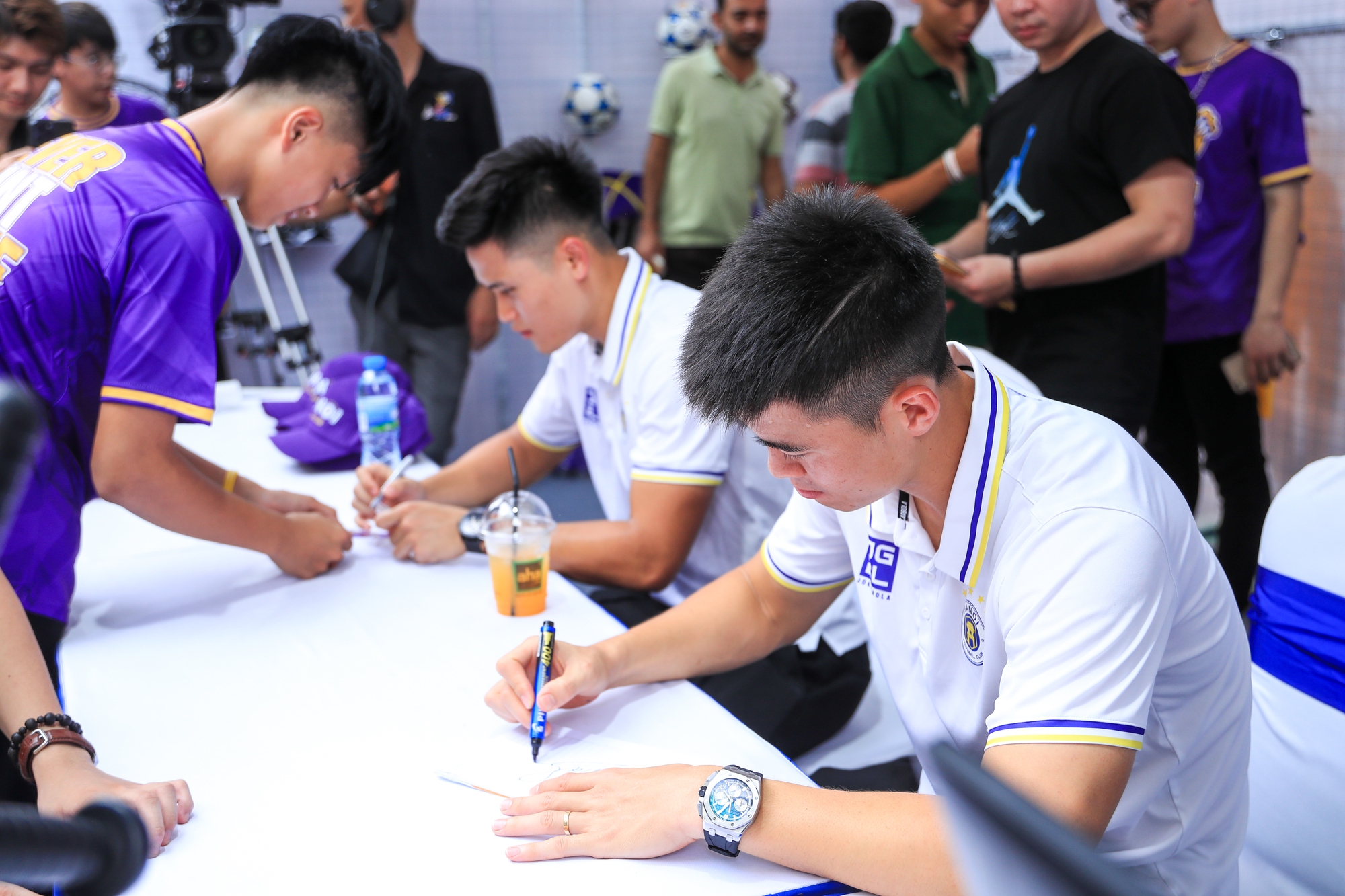 &quot;Chỉ cần NHM tới thật đông, Hà Nội FC tự tin thắng bất cứ đối thủ nào!”  - Ảnh 16.