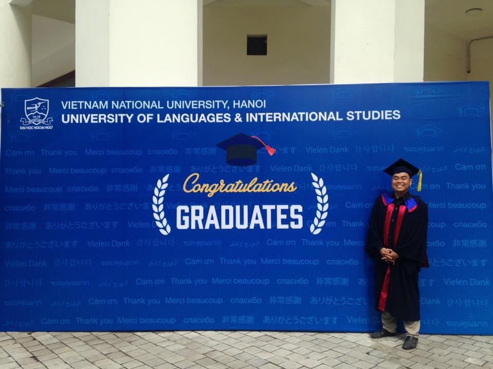 Nam sinh 7 năm nhận 4 bằng đại học trường &quot;hot&quot;, làm thêm trả học phí: IELTS 8.0 và TOEIC 990 - Ảnh 2.
