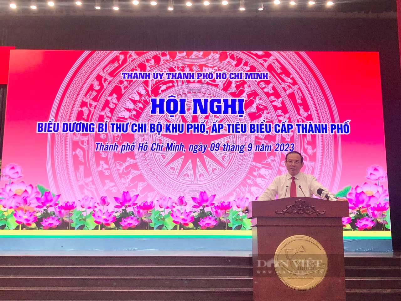 Bí thư TP.HCM Nguyễn Văn Nên: Bí thư chi bộ khu phố, ấp là những tấm gương sáng thầm lặng - Ảnh 1.