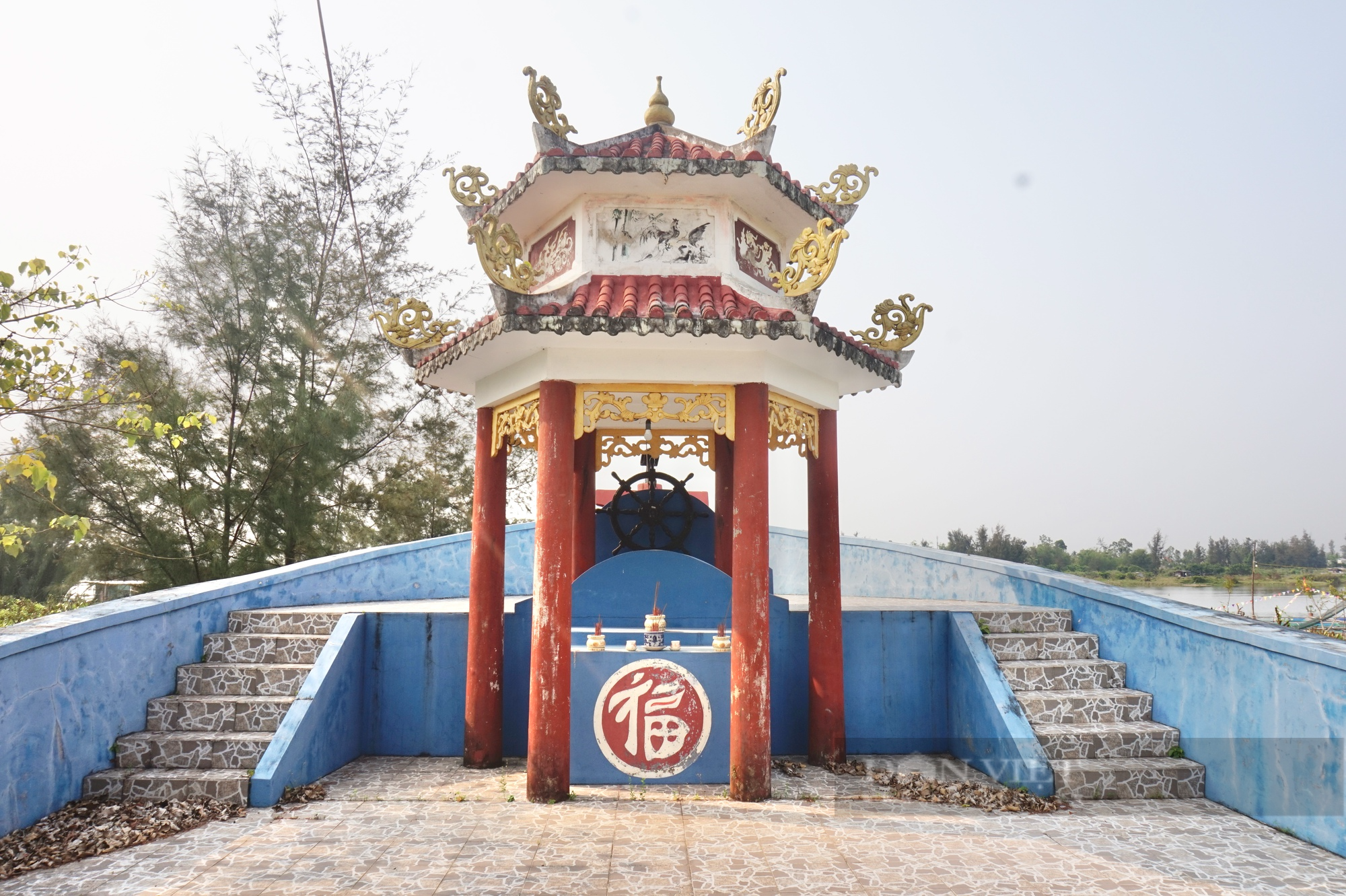 Quảng Nam: Độc đáo Lăng thờ có hình dáng lạ, bên trong thờ ngọc cốt của linh vật biển cả  - Ảnh 10.