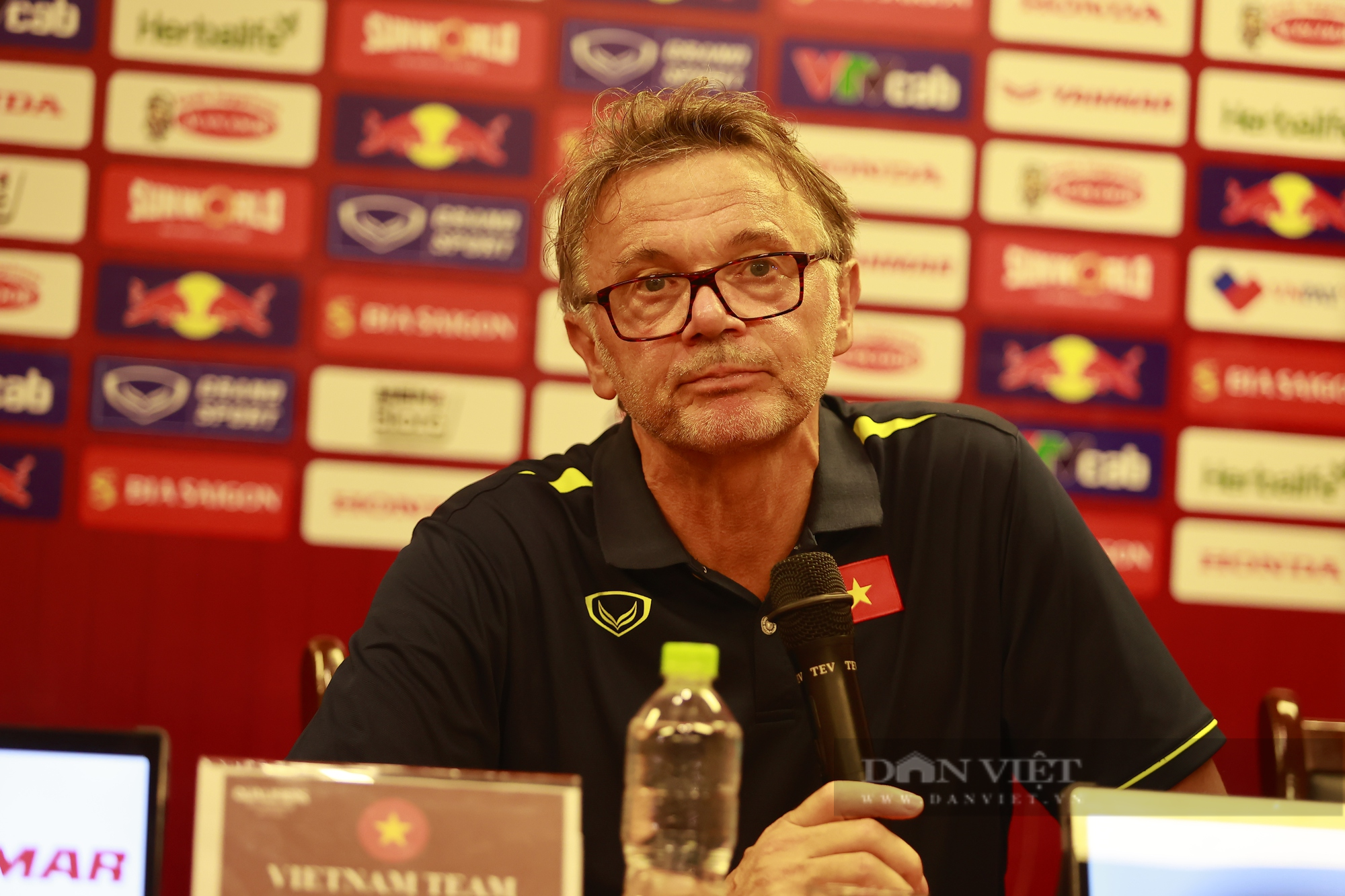 HLV Troussier: &quot;U23 Việt Nam không còn chơi ngẫu hứng và may mắn&quot; - Ảnh 1.