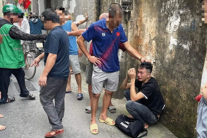  Bắt nghi phạm cướp tiệm vàng ở Hà Nội - Ảnh 1.