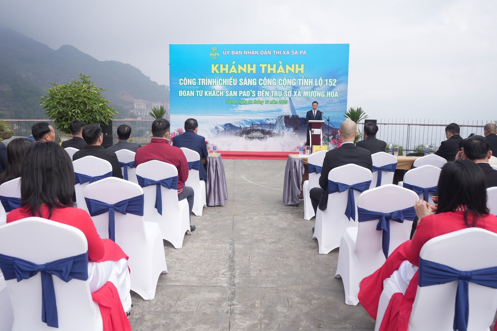 Sa Pa: Khánh thành công trình chiếu sáng công cộng hơn 3,1 tỷ đồng - Ảnh 1.