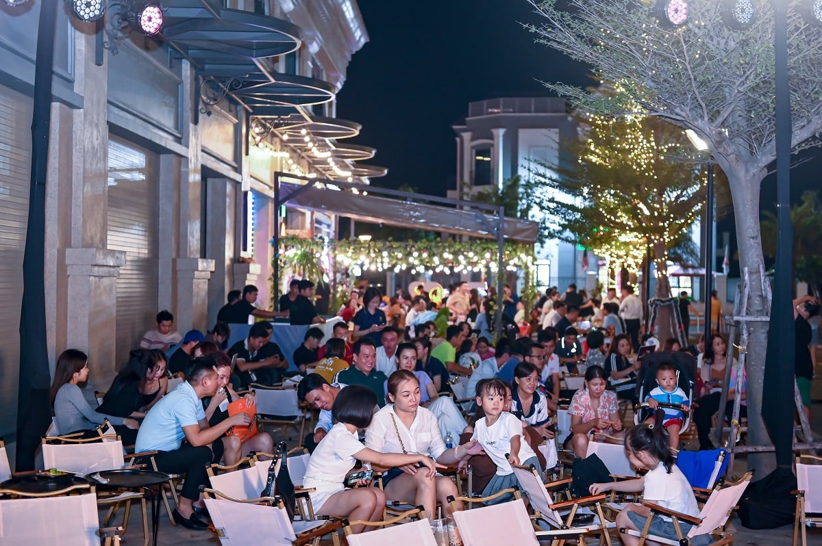 Gần 900 nghìn người đổ về “Vũ trụ Vin” từ Bắc chí Nam countdown đón năm mới   - Ảnh 14.