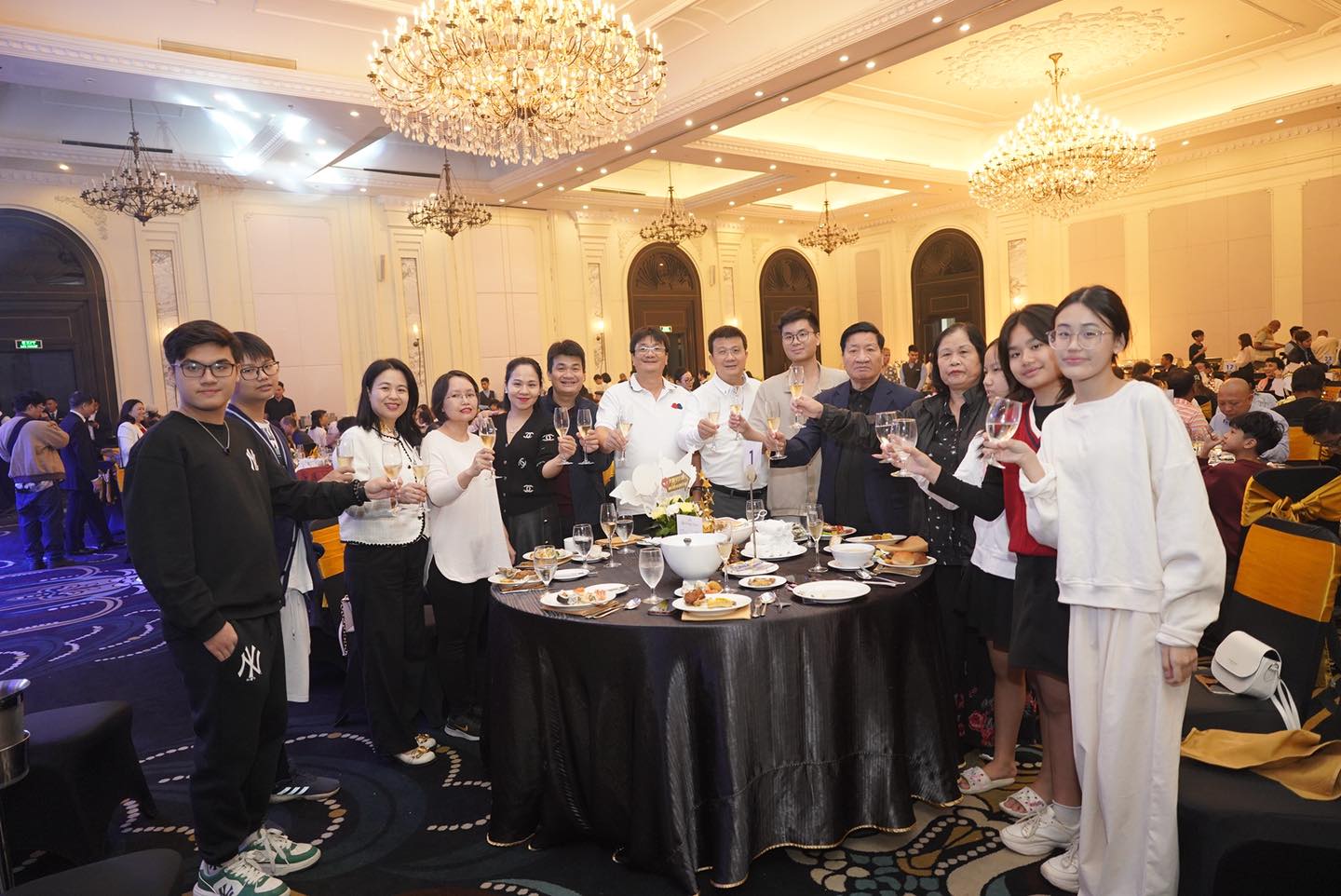 Rực rỡ dạ tiệc countdown tại các quần thể du lịch Vinpearl - Ảnh 26.