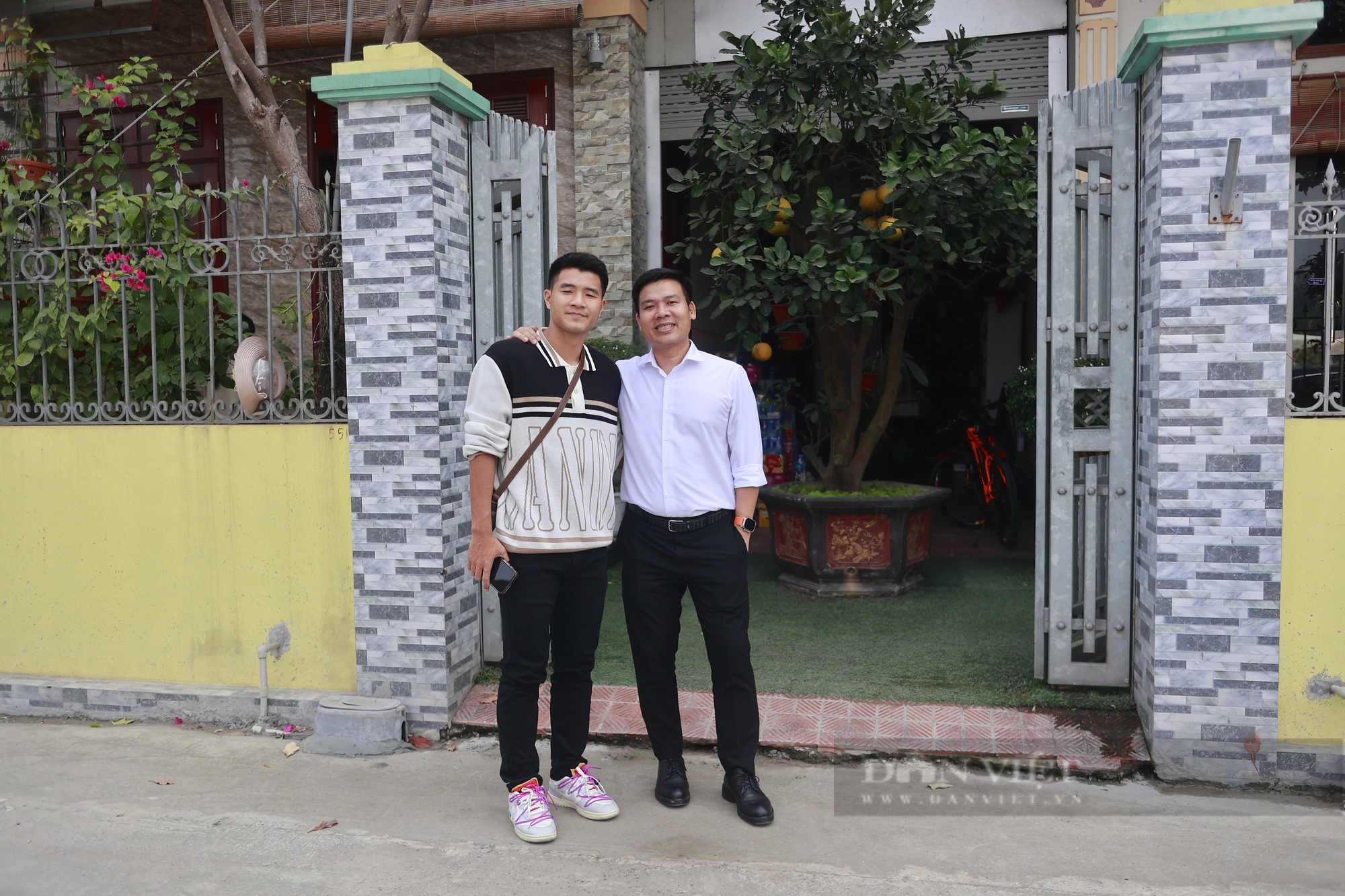 Quang Hải bảnh bao cùng chiếc xe đón dâu hơn 20 tỷ  - Ảnh 6.