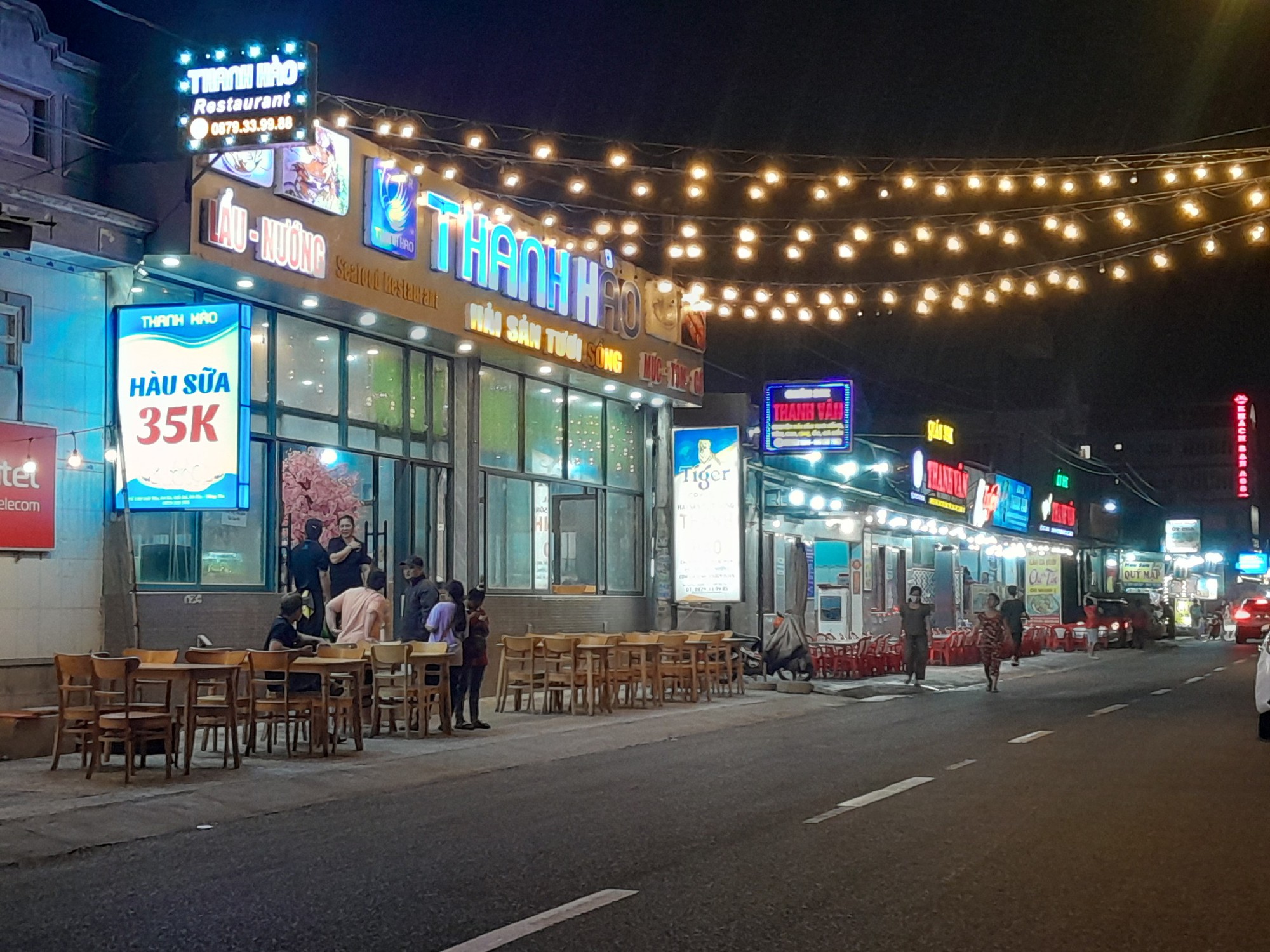 Làng chài Phước Hải và món hàu hấp hot rần rần, giờ ra sao? - Ảnh 1. Làng chài Phước Hải và món hàu hấp hot rần rần, giờ ra sao? - Ảnh 1.