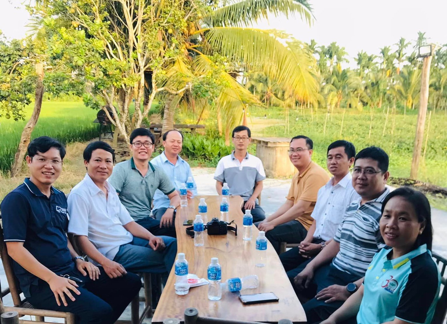 Cử nhân luật bỏ phố về quê nuôi ốc bươu đen, chế biến món ăn từ ốc khiến nhiều người mê- Ảnh 5.