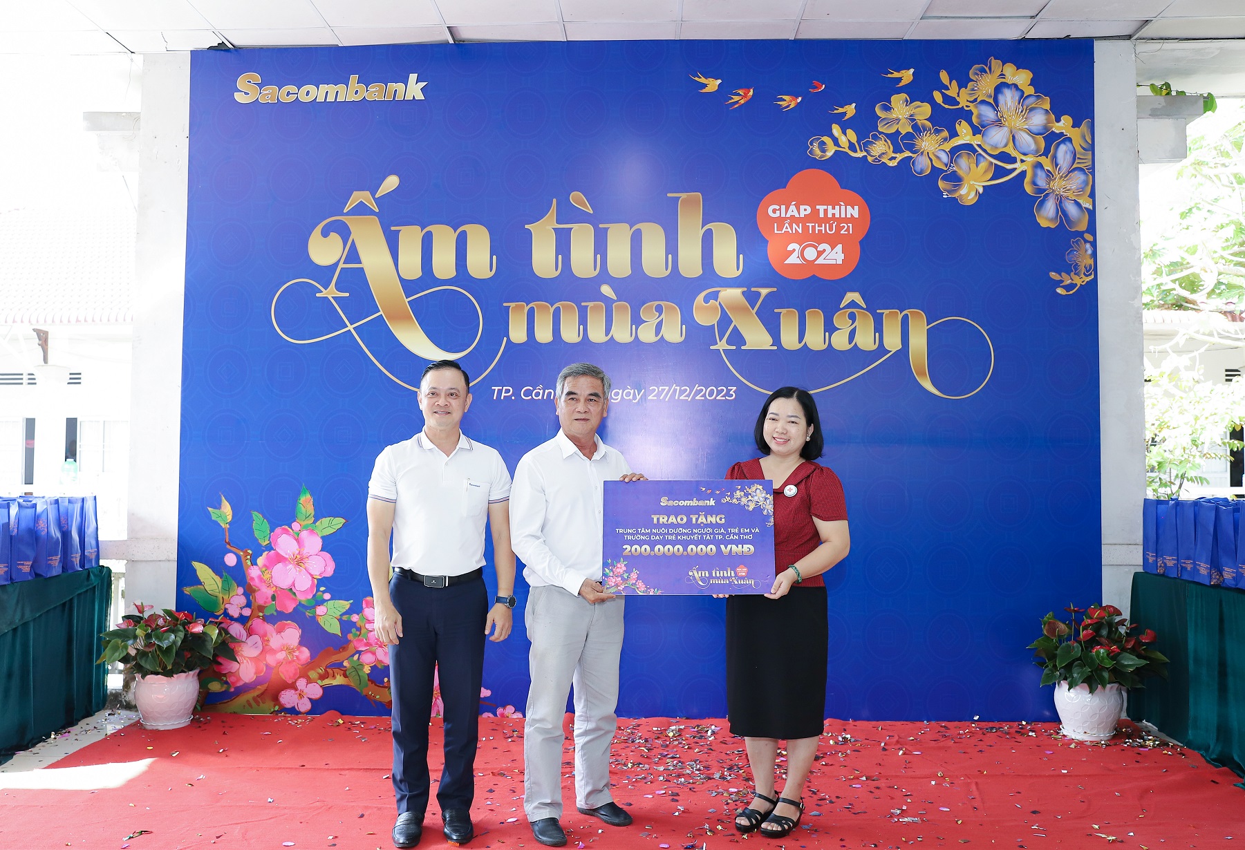 21 năm Sacombank lan tỏa yêu thương mang mùa Xuân ấm đến với cộng đồng- Ảnh 2.