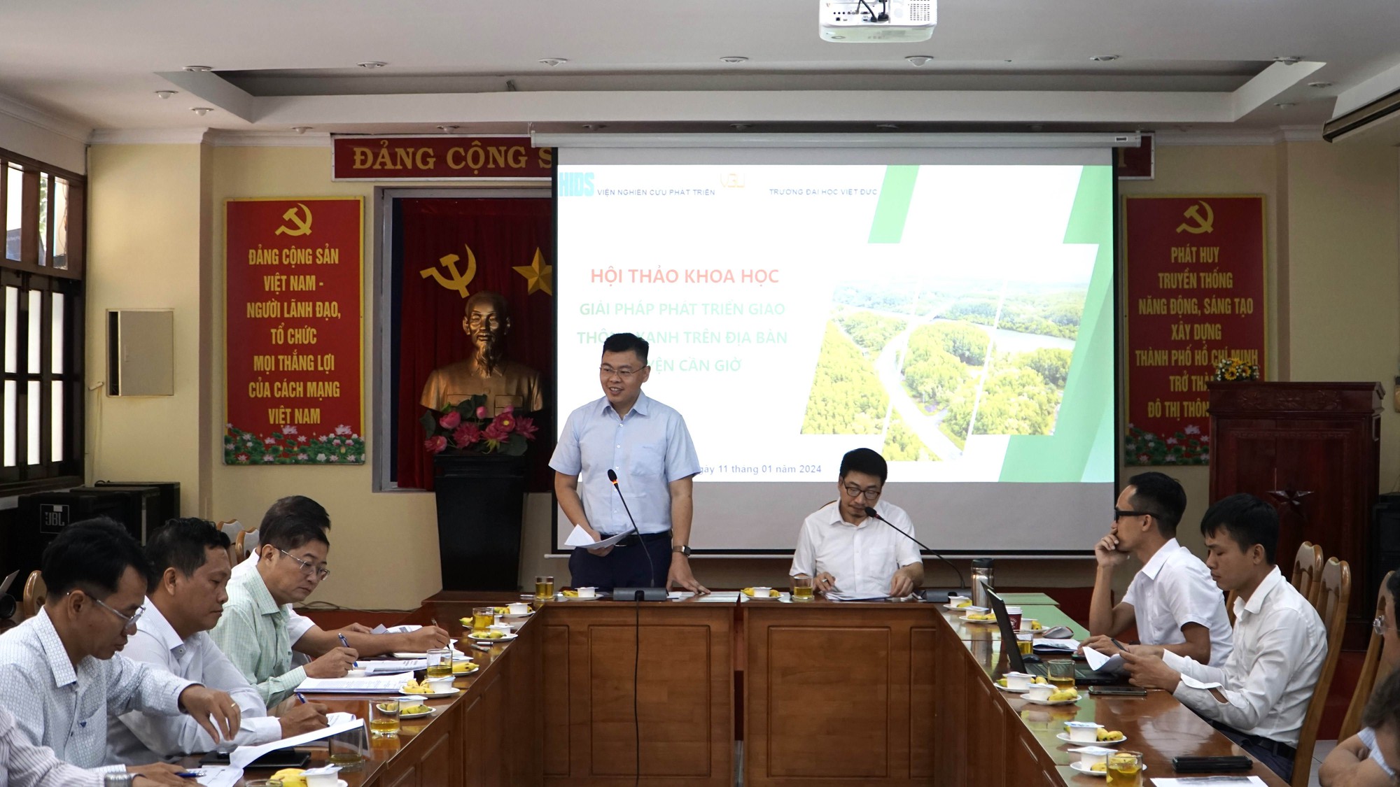 Cần Giờ phát triển theo xu hướng xanh: Chuyển đổi xe máy xăng sang xe máy điện- Ảnh 1.