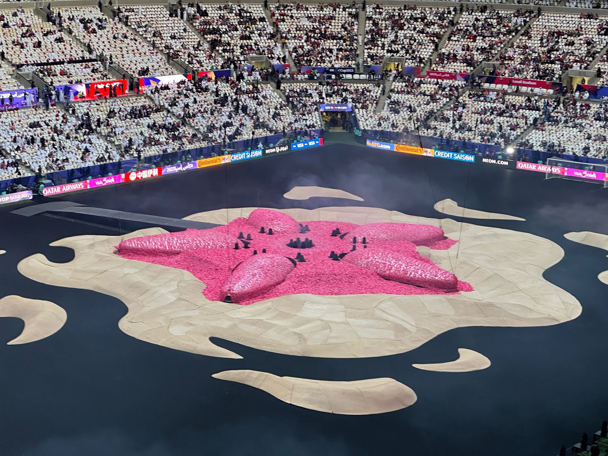 Chùm ảnh lễ khai mạc Asian Cup 2024: Lung linh huyền ảo- Ảnh 1.