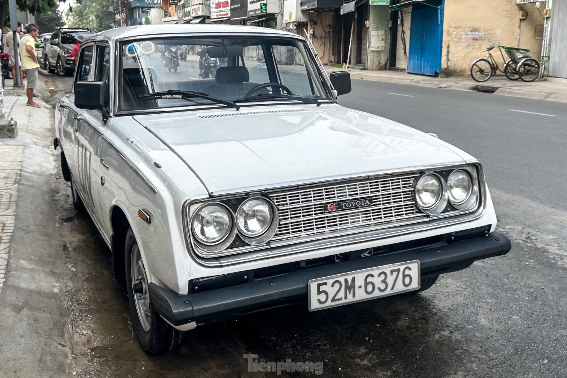 Hàng hiếm Toyota Corona đời cổ của dân chơi Sài thành- Ảnh 1.