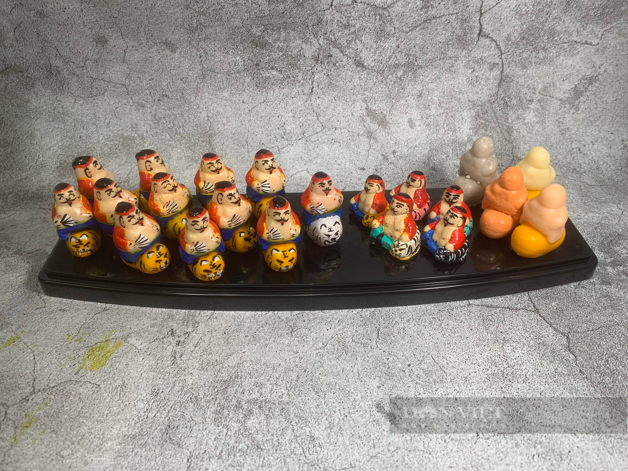 "Ông Địa mini" giá 40.000 đồng được giới trẻ TP.HCM săn đón trang trí Tết- Ảnh 4. "Ông Địa mini" giá 40.000 đồng được giới trẻ TP.HCM săn đón trang trí Tết- Ảnh 4.