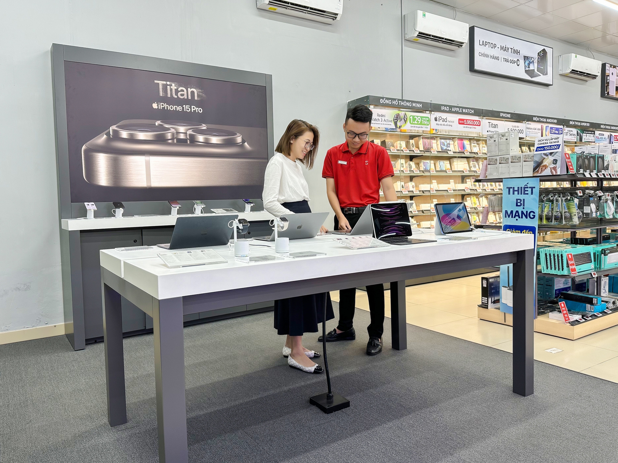 Thị trường điện thoại di động ảm đạm, nhà bán lẻ trông mong gì dịp Tết 2024?- Ảnh 1.