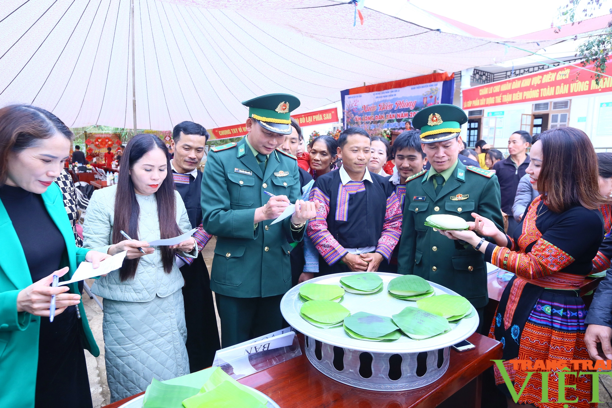 Biên phòng Sơn La quan tâm chăm lo cho học sinh và nhân dân khu vực biên giới- Ảnh 5.