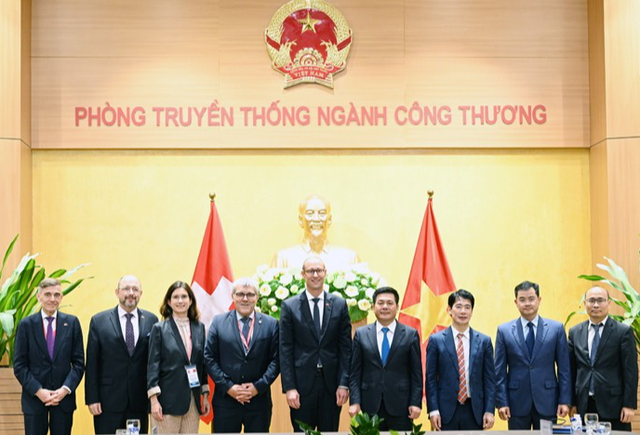 Người dân Thụy Sĩ ưa chuộng thủy sản của Việt Nam- Ảnh 1. Người dân Thụy Sĩ ưa chuộng thủy sản của Việt Nam- Ảnh 1.