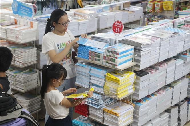 Bộ GDĐT thông báo nhận hồ sơ đề nghị thẩm định sách giáo khoa mới- Ảnh 1.