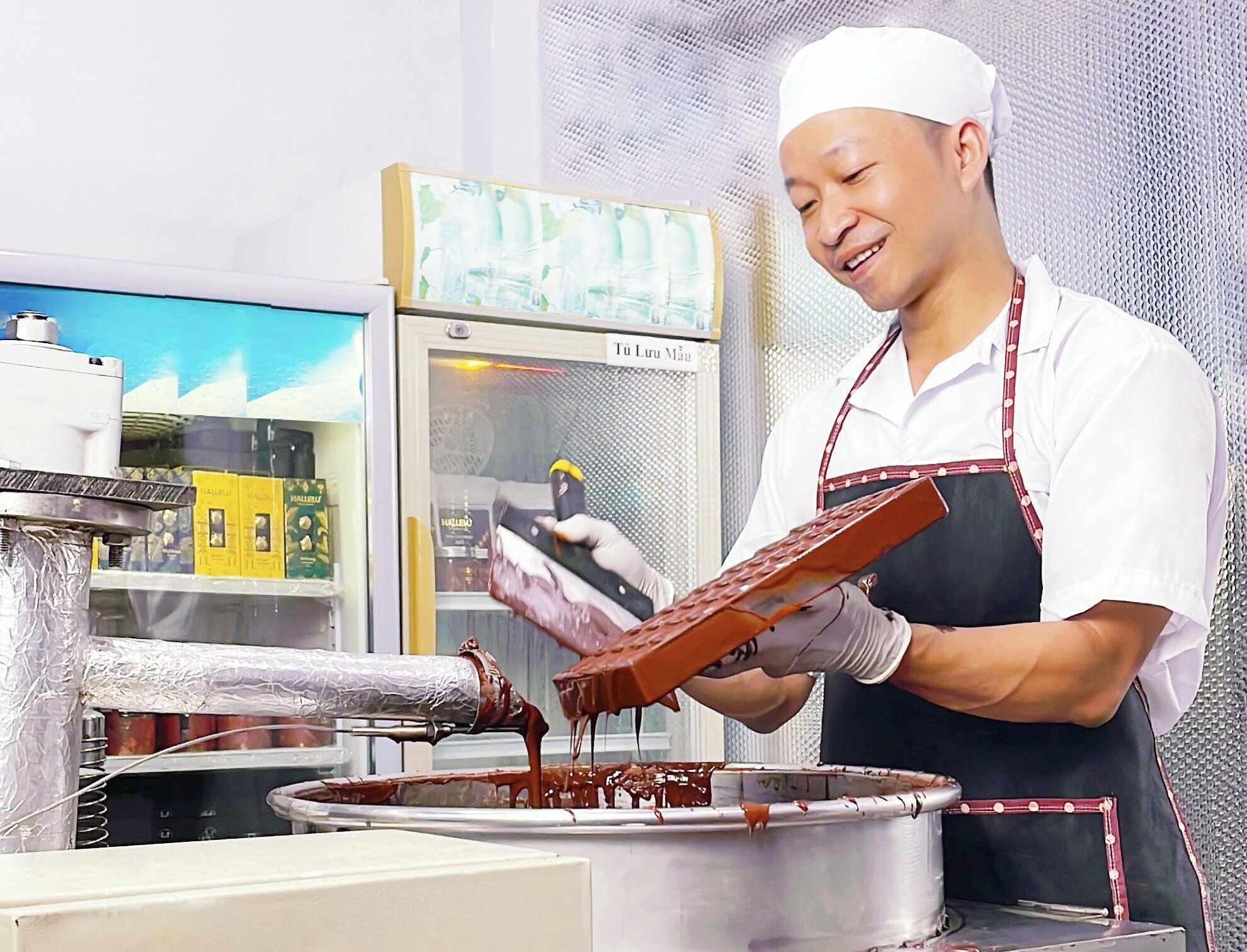 Kỹ sư chế tạo máy gia nhiệt chocolate đầu tiên của Việt Nam và câu chuyện khởi nghiệp với hạt ca cao- Ảnh 2.