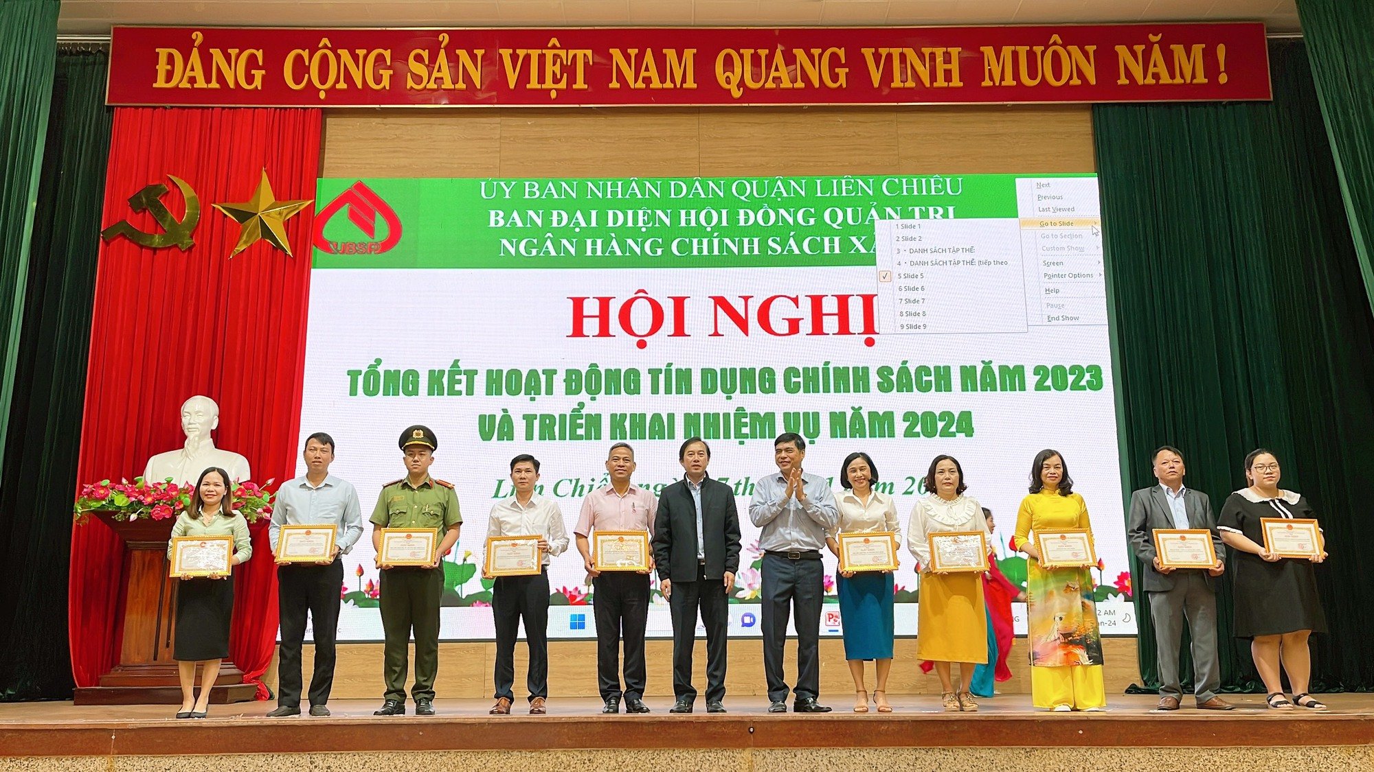 Đà Nẵng: Gần 3.800 lượt hộ nghèo và đối tượng chính sách ở Liên Chiểu được tiếp vốn ưu đãi- Ảnh 1. Đà Nẵng: Gần 3.800 lượt hộ nghèo và đối tượng chính sách ở Liên Chiểu được tiếp vốn ưu đãi- Ảnh 1.