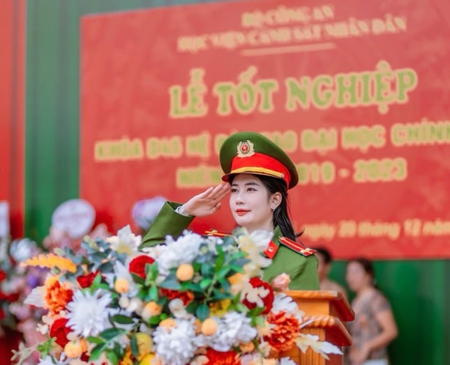 "Bông hồng thép" xứ Huế đạt danh hiệu thủ khoa của Học viện Cảnh sát Nhân dân- Ảnh 1.