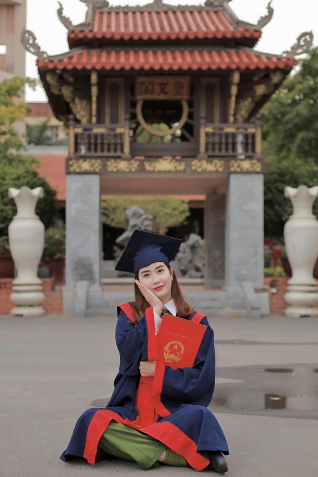 "Bông hồng thép" xứ Huế đạt danh hiệu thủ khoa của Học viện Cảnh sát Nhân dân- Ảnh 4.