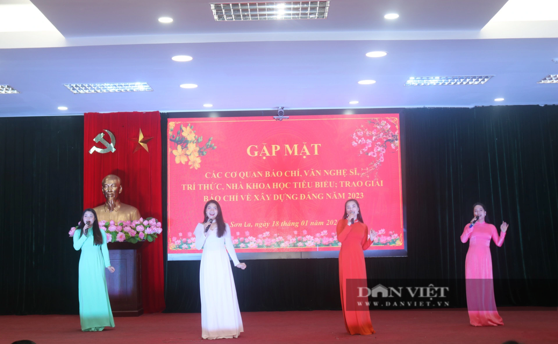 Báo Dân Việt đoạt 2 Giải Báo chí về xây dựng Đảng tỉnh Sơn La năm 2023- Ảnh 3. Báo Dân Việt đoạt 2 Giải Báo chí về xây dựng Đảng tỉnh Sơn La năm 2023- Ảnh 3.