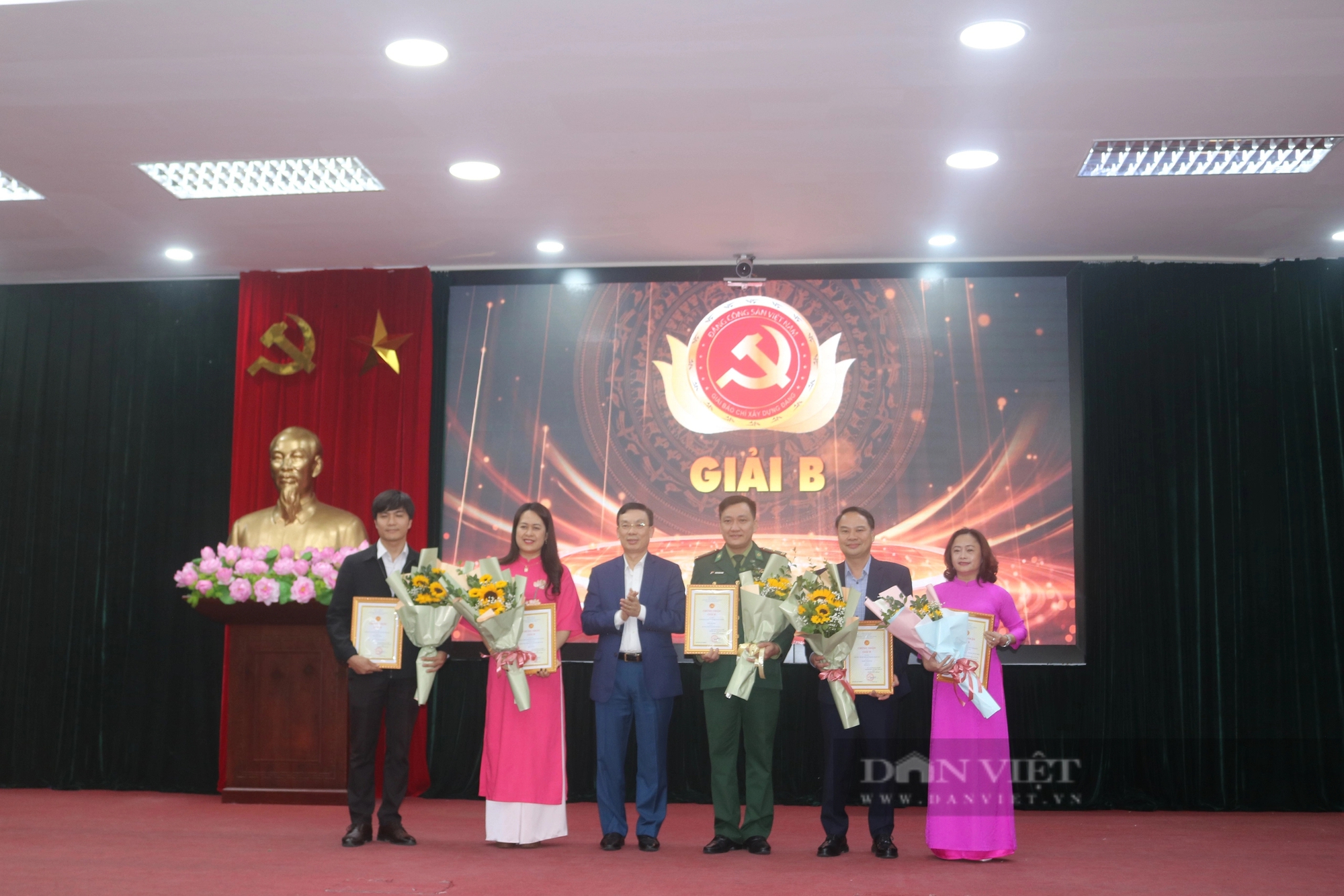 Báo Dân Việt đoạt 2 Giải Báo chí về xây dựng Đảng tỉnh Sơn La năm 2023- Ảnh 6. Báo Dân Việt đoạt 2 Giải Báo chí về xây dựng Đảng tỉnh Sơn La năm 2023- Ảnh 6.