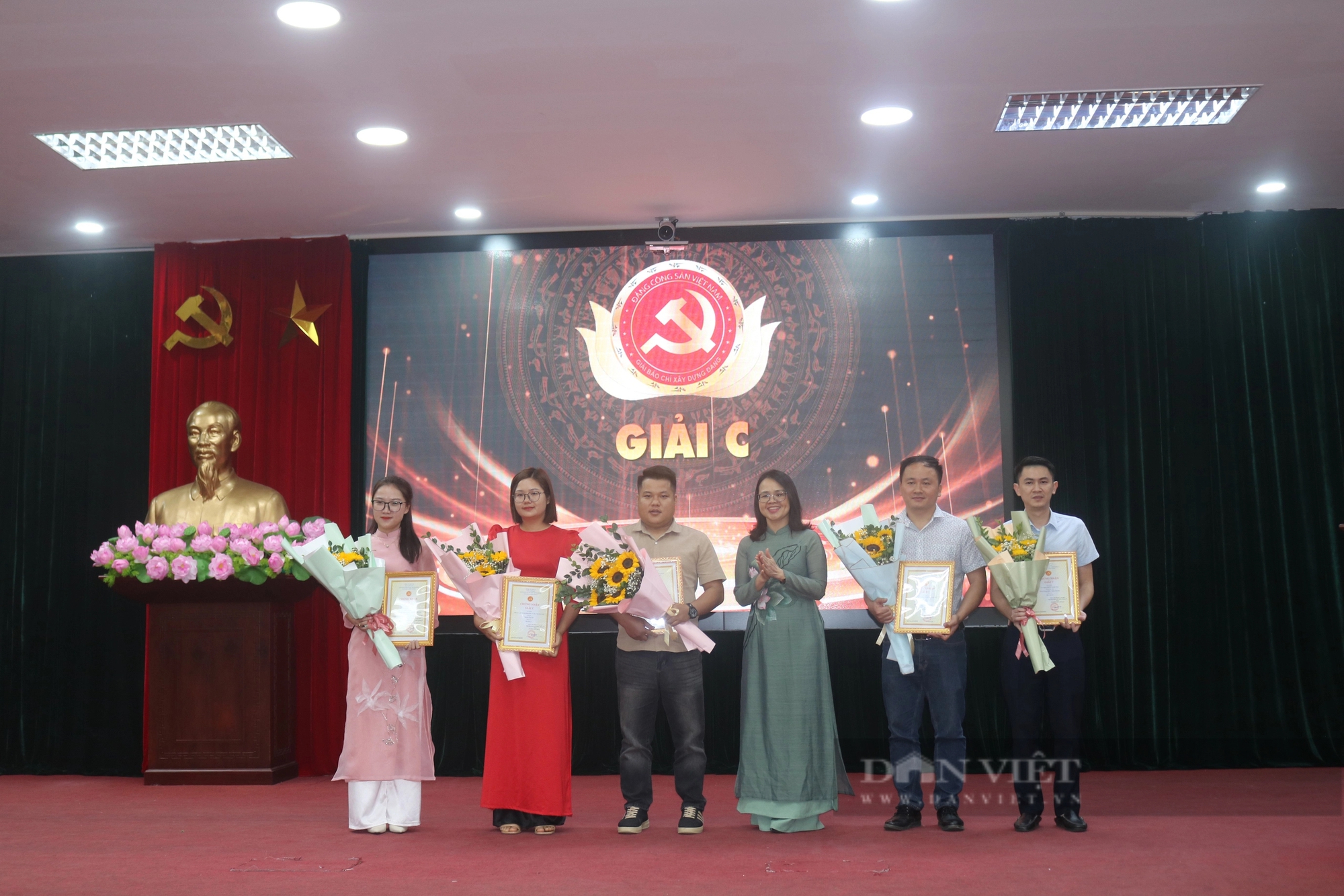 Báo Dân Việt đoạt 2 Giải Báo chí về xây dựng Đảng tỉnh Sơn La năm 2023- Ảnh 7. Báo Dân Việt đoạt 2 Giải Báo chí về xây dựng Đảng tỉnh Sơn La năm 2023- Ảnh 7.