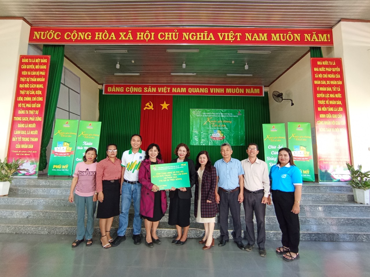  PVFCCo tổ chức chương trình Tết vì người nghèo tại 100 xã phường cả nước - Ảnh 5.