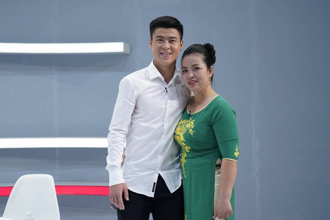 Mẹ Duy Mạnh dự đoán: "Quang Hải sẽ ghi bàn cho ĐT Việt Nam"- Ảnh 2.