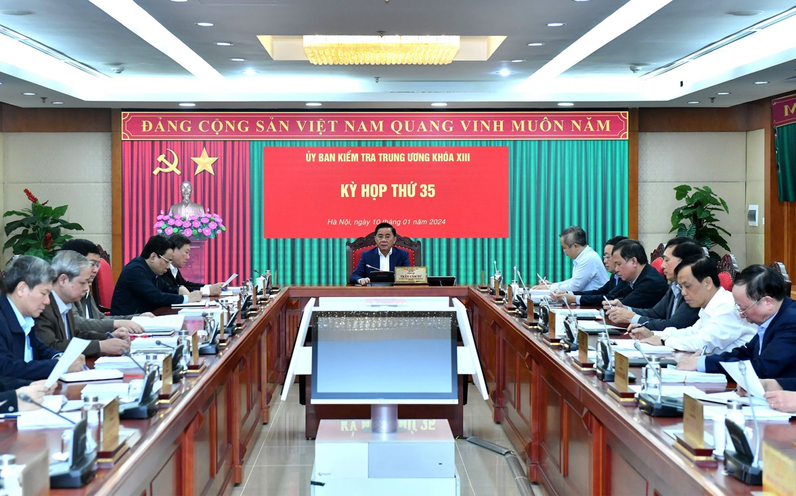 Sẽ trình Bộ Chính trị xem xét, ban hành quy định bảo vệ người đấu tranh chống tham nhũng, tiêu cực- Ảnh 1.