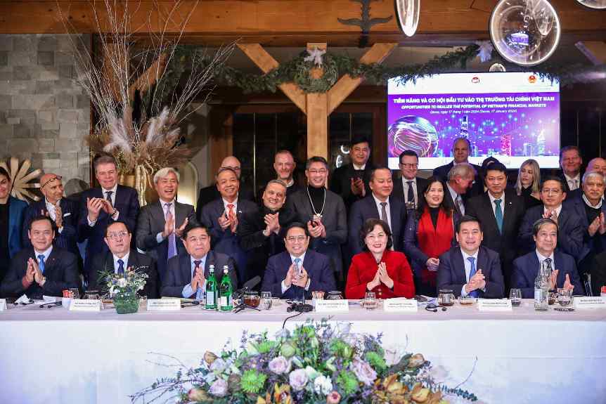 Agribank tham gia Đoàn công tác của NHNN tháp tùng Thủ tướng Chính phủ tham dự Diễn đàn Kinh tế thế giới- Ảnh 1.