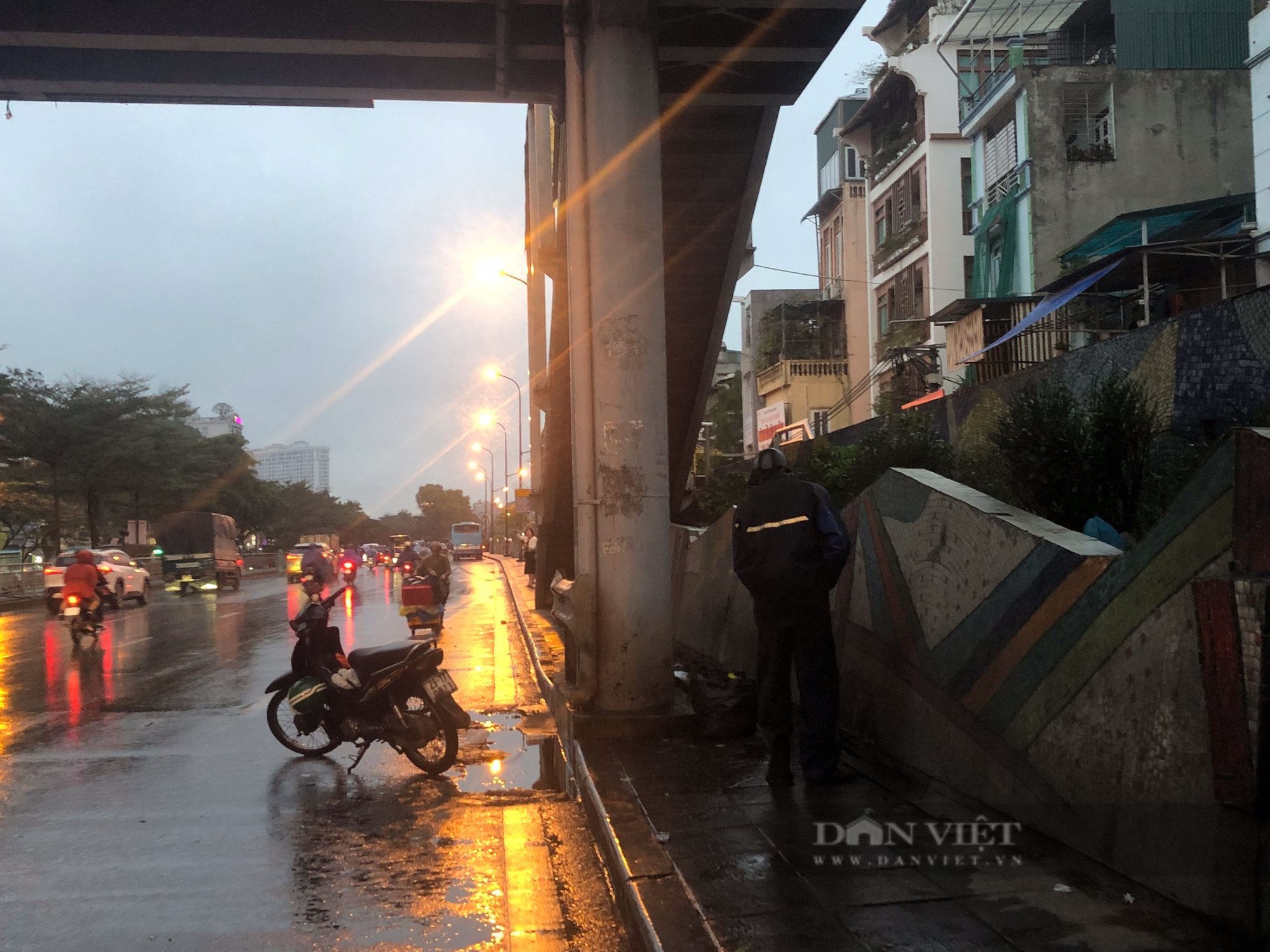 Hà Nội: Con đường gốm sứ ô nhiễm, nhếch nhác vì rác thải và phóng uế bừa bãi- Ảnh 3.