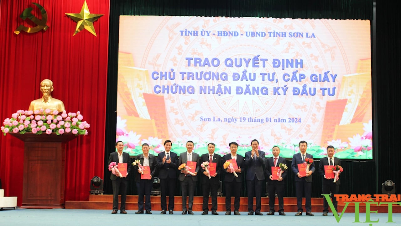 Sơn La: Trao quyết định chủ trương đầu tư cho 8 dự án với tổng mức trên 1 nghìn tỷ đồng- Ảnh 3. Sơn La: Trao quyết định chủ trương đầu tư cho 8 dự án với tổng mức trên 1 nghìn tỷ đồng- Ảnh 3.
