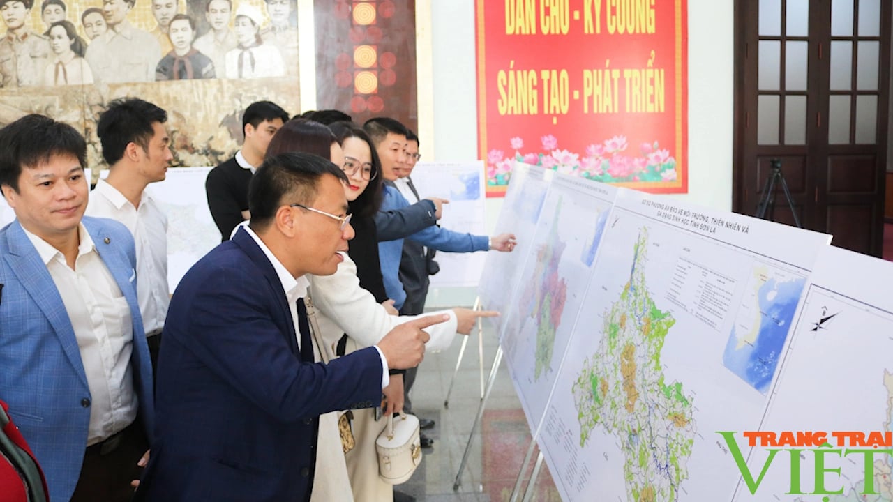 Sơn La: Trao quyết định chủ trương đầu tư cho 8 dự án với tổng mức trên 1 nghìn tỷ đồng- Ảnh 5. Sơn La: Trao quyết định chủ trương đầu tư cho 8 dự án với tổng mức trên 1 nghìn tỷ đồng- Ảnh 5.